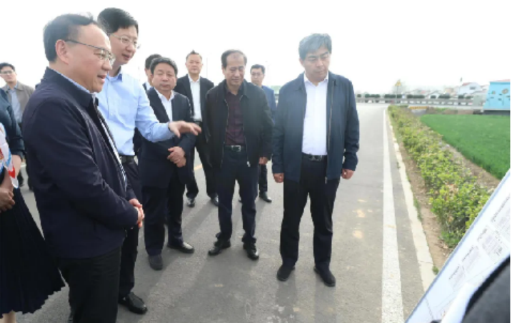 山東公用控股集團(tuán)領(lǐng)導(dǎo)陪同浙江大學(xué)劉鷹院長到濟(jì)寧市現(xiàn)代漁業(yè)科技產(chǎn)業(yè)園項(xiàng)目擬選地址調(diào)研
