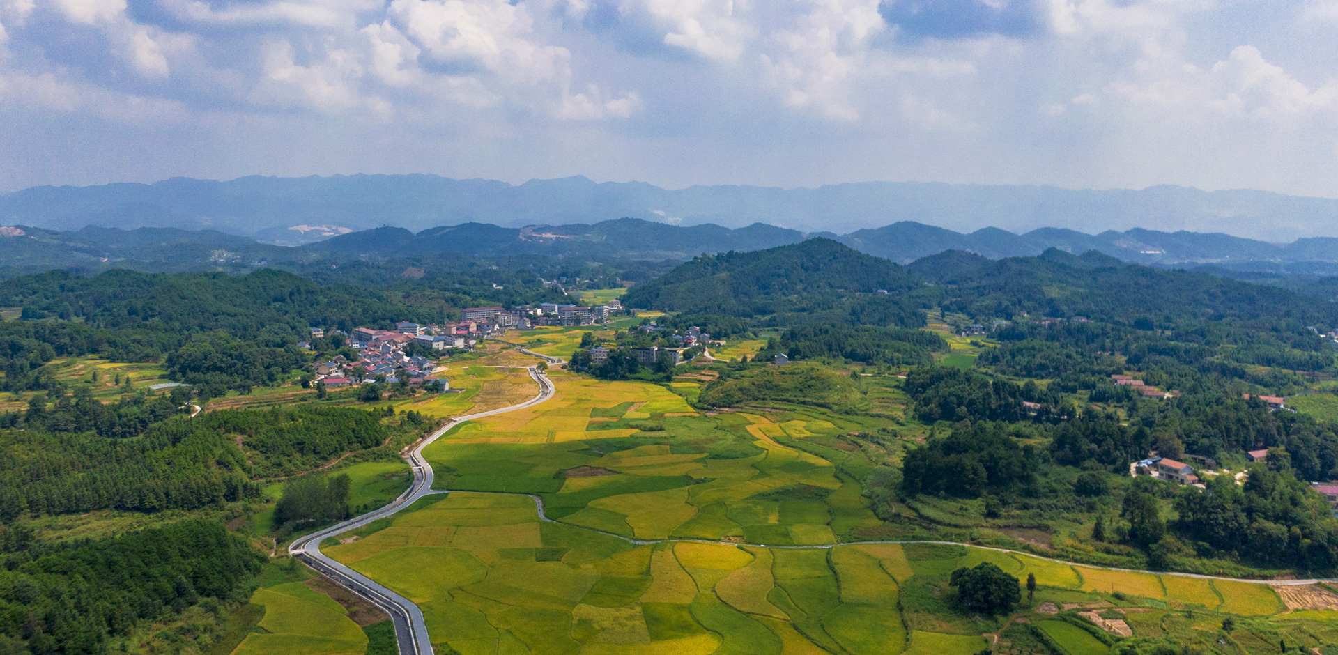 農(nóng)業(yè)農(nóng)村部啟動(dòng)2025年農(nóng)業(yè)產(chǎn)業(yè)融合發(fā)展項(xiàng)目申報(bào)工作，三大申報(bào)重點(diǎn)速看