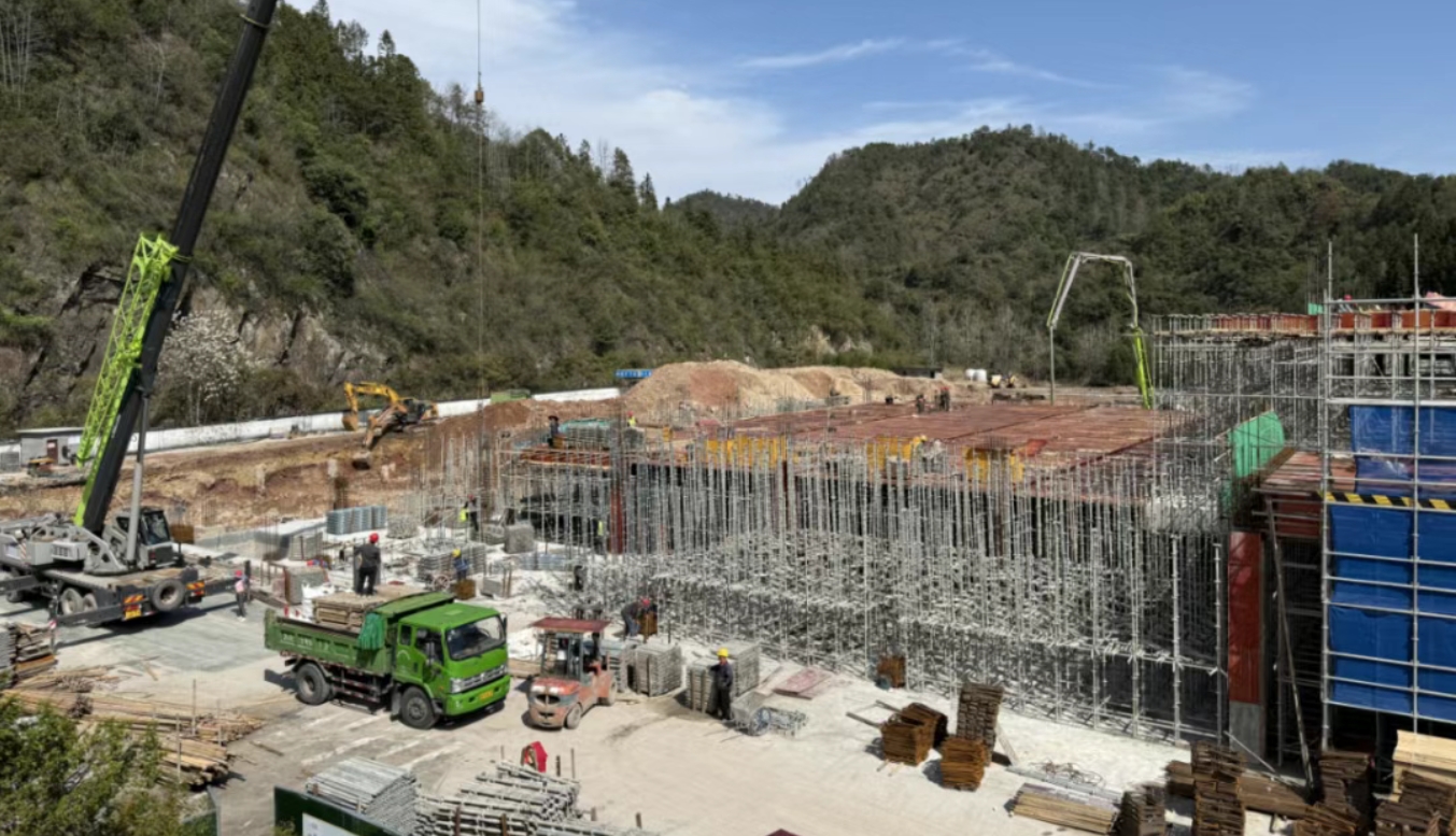 春潮涌一線 實(shí)干建新功丨走進(jìn)千島湖智慧漁谷，生態(tài)養(yǎng)殖樣板加速成型